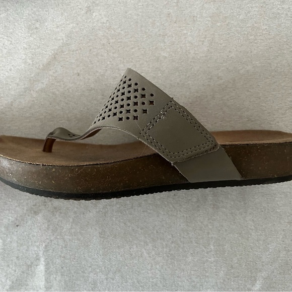 Clarks Sandals - Picture 2 of 4